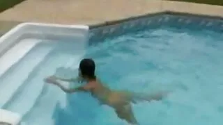 पत्नी मोटी कुखुरा बेकारी.