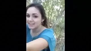 केटी पहिलो पटक कुखुरा झटके.