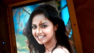 रूसी केटी एक मान्छे संग उनको निर्दोषता गुमाउँछ.