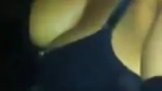 ग्राहक सह र सम्मिलित गोरा दासी.