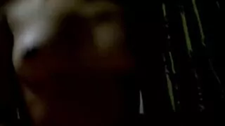 ग्रेसी गेट्स एक पिक ट्रक को कुखुरा सवारी.