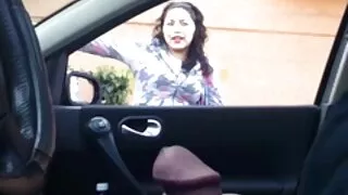 आकर्षक एसियाली एक जवान मान्छे संग कास्टिंग मा सेक्स छ.