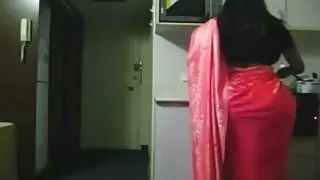 गोरे संग खेल्न एक डिल्डो र संग एक भाइब्रेटर.