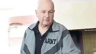 सेक्स खेलौना आँखा पट्टी र बाहिर निकालयो.